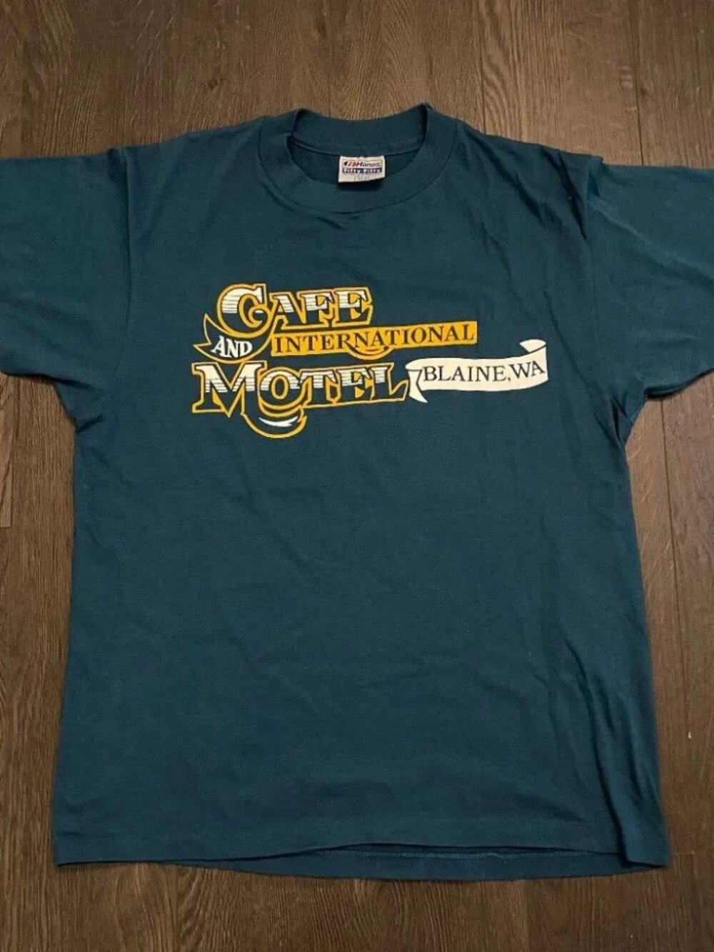vintage 80s cafe international motel blaine washington souvenir tshirt SZ large